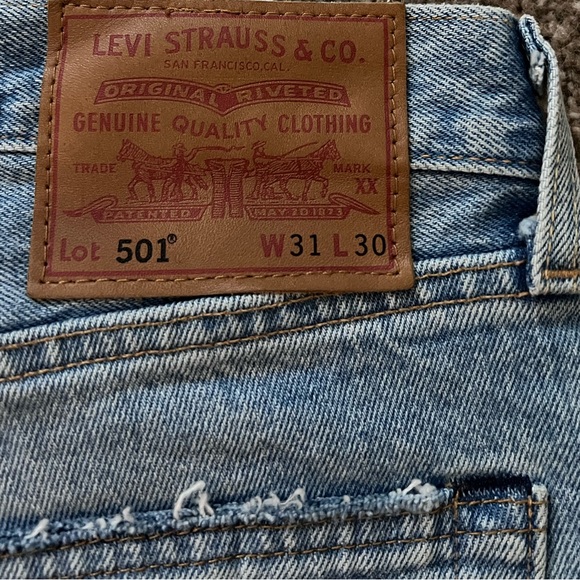CUSTOM Levi 501 Size 12/31 Length 30- fits small. Worn once. - Picture 3 of 6